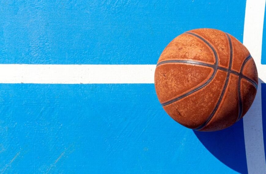 LAUSD Looks Into Incident Between Basketball Player and Official After Playoff Game