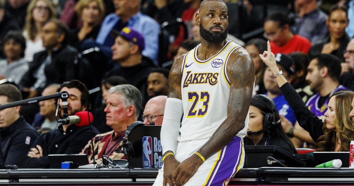LeBron James will sit out Lakers vs. Spurs game, affecting his chances for postseason awards