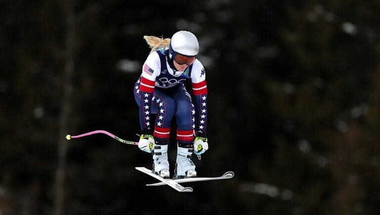 Lindsey Vonn Faces Setback in Winter Olympics Downhill Skiing Final and is Airlifted for Safety