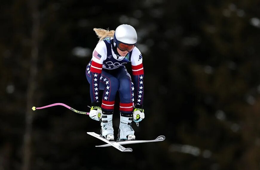 Lindsey Vonn Faces Setback in Winter Olympics Downhill Skiing Final and is Airlifted for Safety