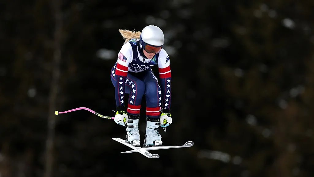 Lindsey Vonn Faces Setback in Winter Olympics Downhill Skiing Final and is Airlifted for Safety