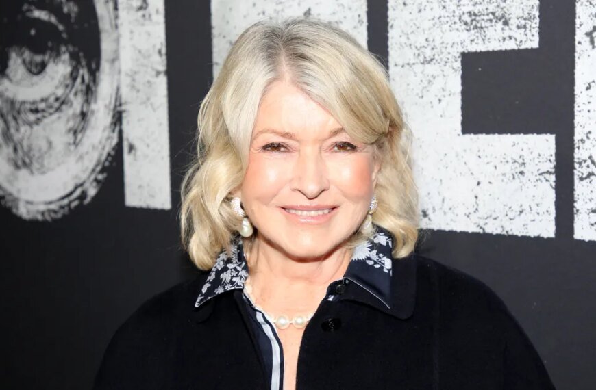 Martha Stewart Revives a Cozy Early 2000s Pant Style That Feels Amazingly Soft