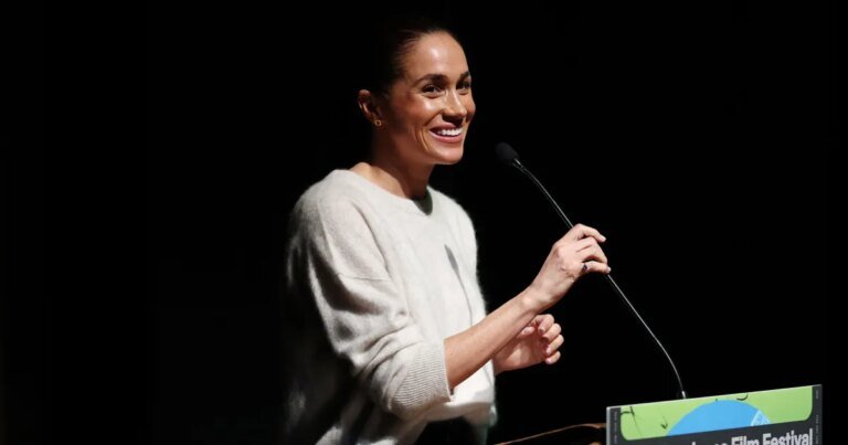 Meghan Markle Brings Flare Pants Back in Style: A Comfortable Fit That Flatter Your Legs