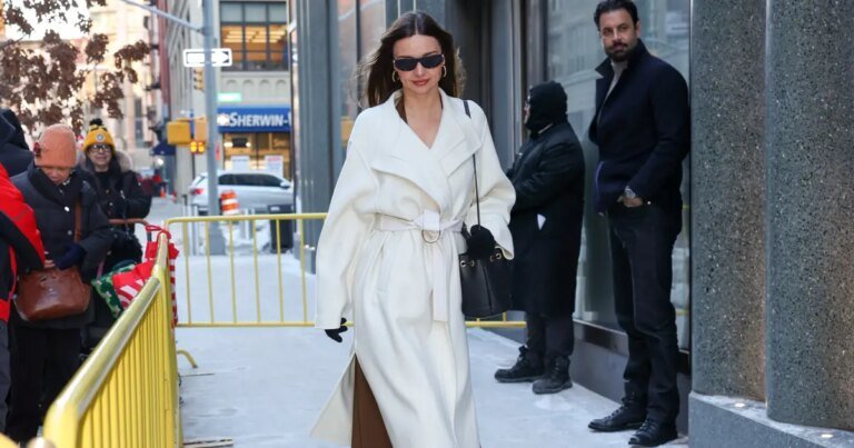 Miranda Kerr's New Off-Duty Look Brings Back a Trendy Handbag Style