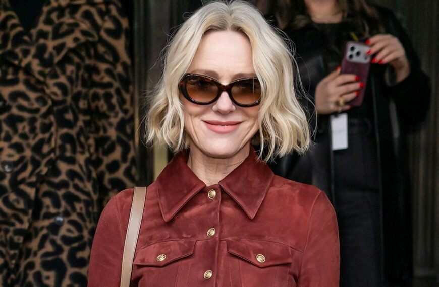 Naomi Watts Pairs a Chic Layer with Jeans That Create a Leg-Lengthening Effect