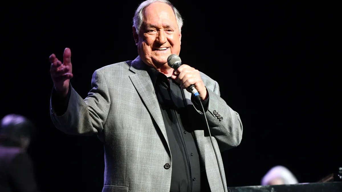 Neil Sedaka, Beloved Singer-Songwriter of 'Calendar Girl,' Passes Away