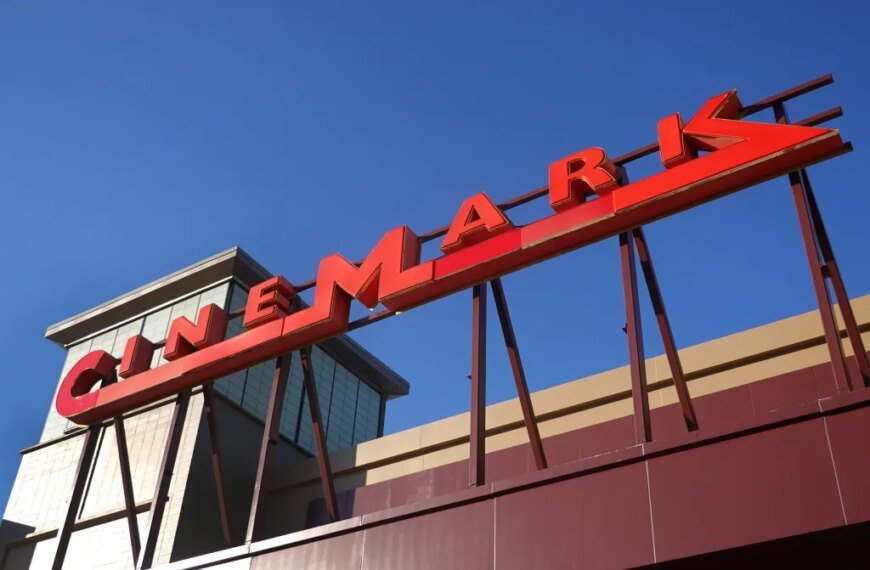 Netflix Should Show Its Commitment to Movie Theaters, Says Cinemark CEO Amid Warner Merger Discussions