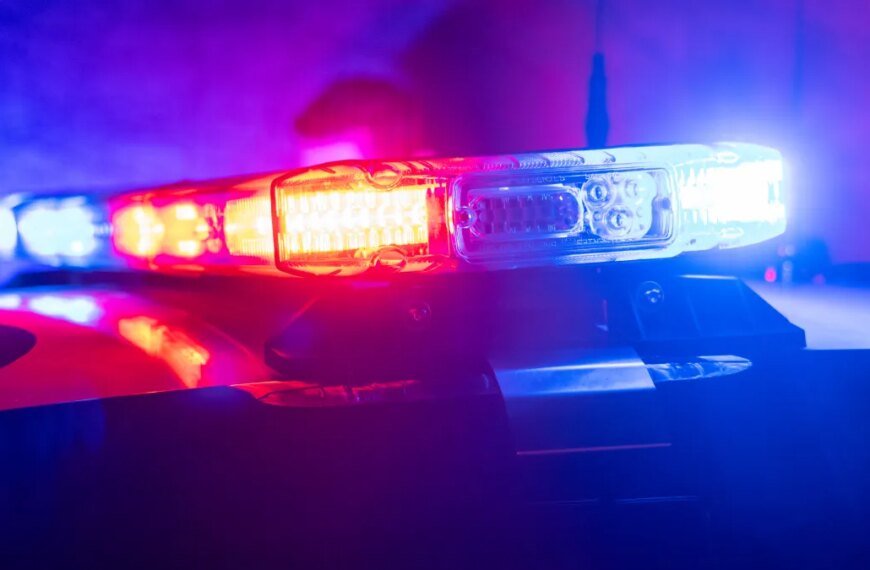 Police Pursue Driver Through San Fernando Valley