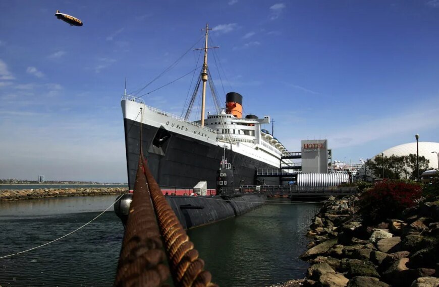 Queen Mary Ships Gather in Long Beach After Two Decades