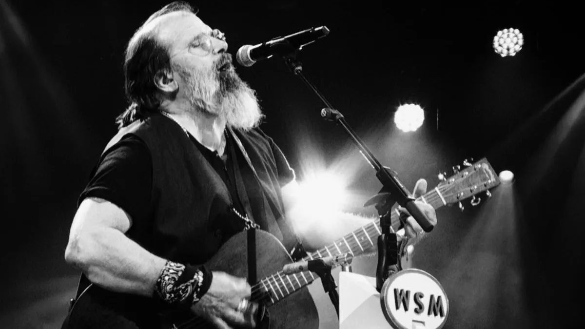 Steve Earle Shares Exciting Plans for His 2026 North American Tour with 70+ Dates