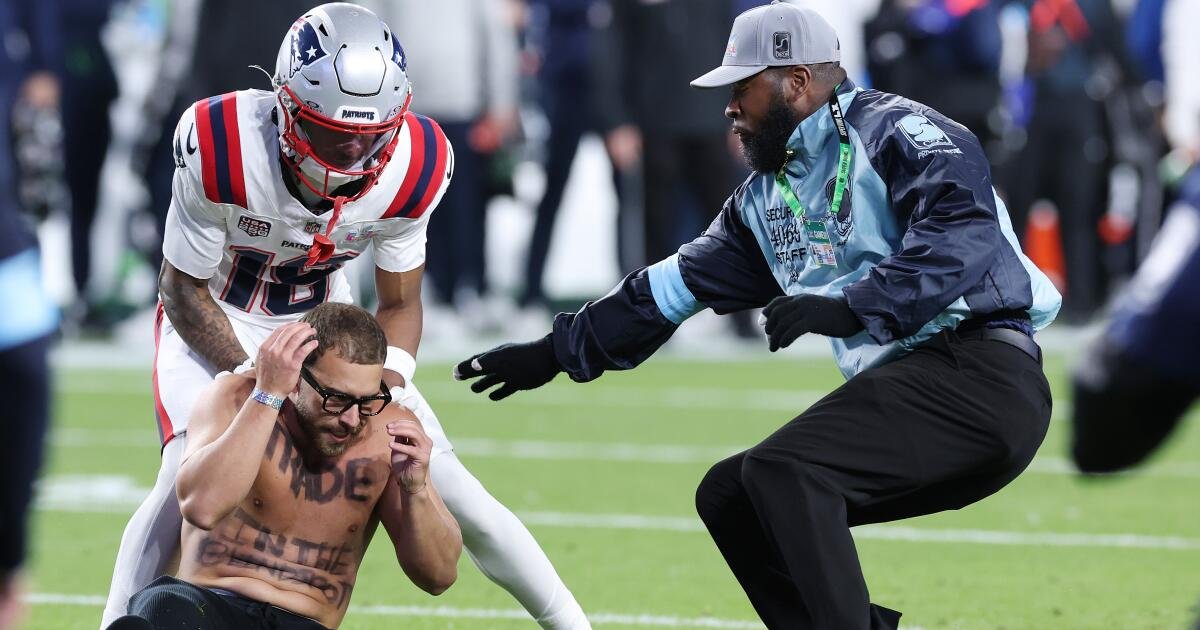 Streakers at the Super Bowl Share Their Identities on Social Media