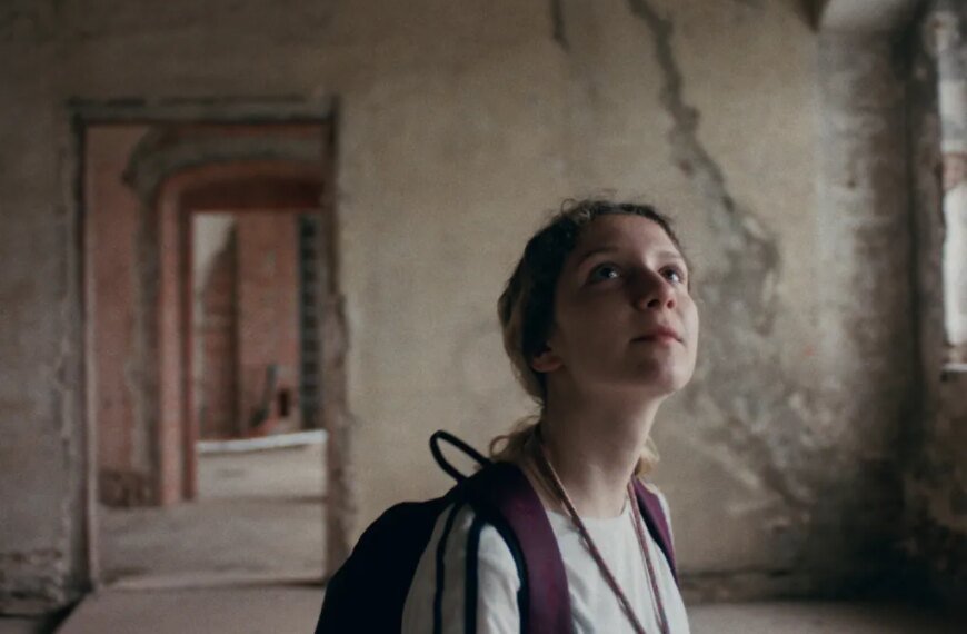 Teenage Contestant Reflects on Identity in Eva Trobisch's Berlin Golden Bear Film "Home Stories"