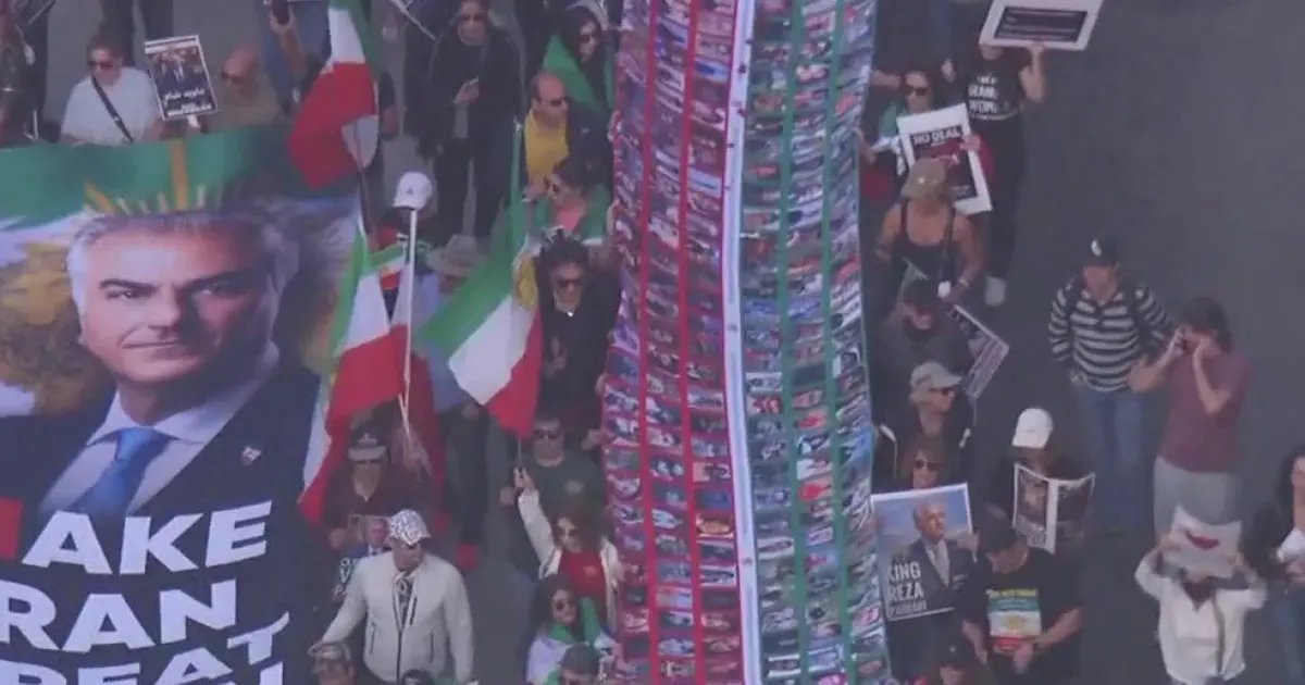 Thousands Gather in Downtown LA to Support Change in Iran’s Government