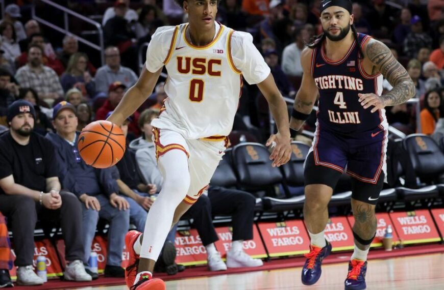 USC Men's Team Struggles in Tough Game Against Illinois