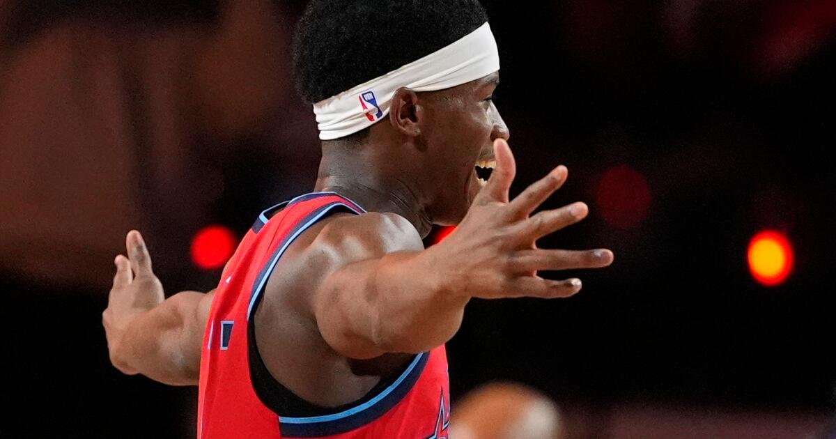 Vince's Team Takes Home the Win in the Rising Stars Challenge at NBA All-Star Weekend