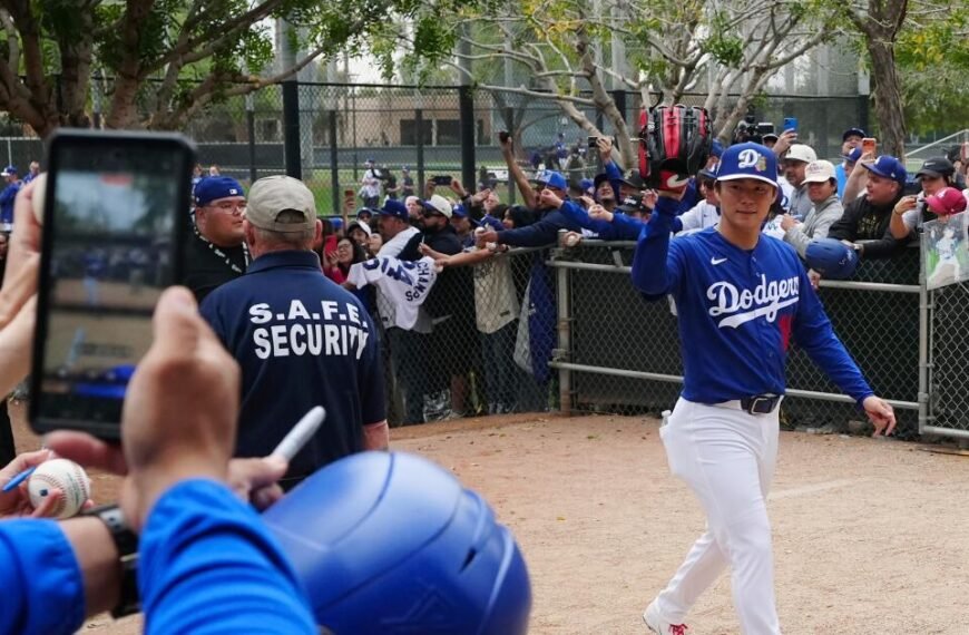 Yoshinobu Yamamoto's Steady Presence is Key for the Dodgers in Challenging Times