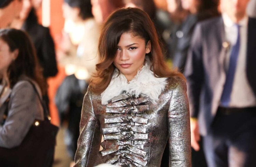 Zendaya Shows Off a Chic Pixie Cut in a Stylish Blazer