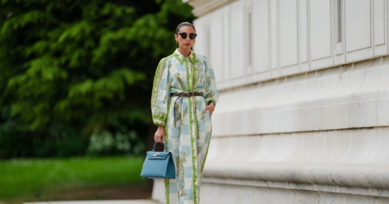 17 Beautiful Spring Dresses to Bring a Touch of Santorini to Your Wardrobe