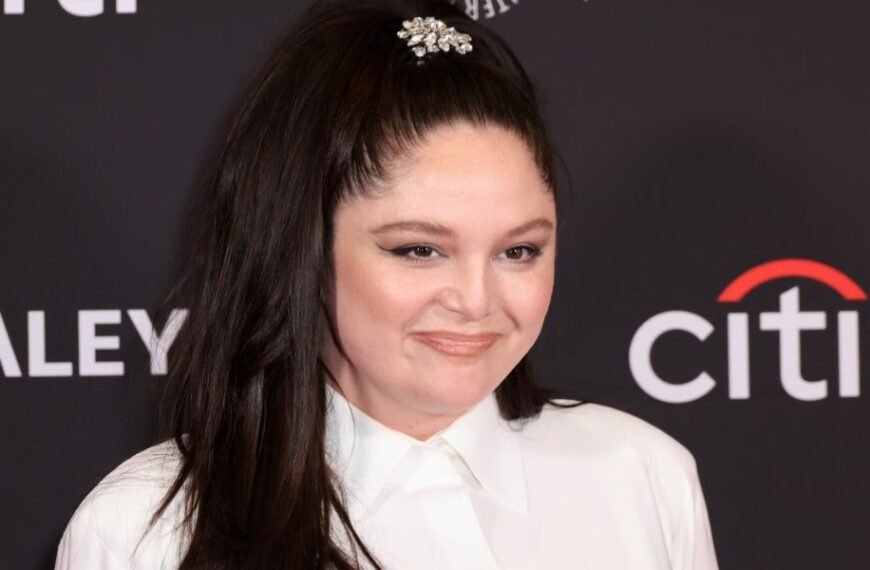 Meg Stalter Shows Off Her Bold New Hair Color at the 2026 Actor Awards