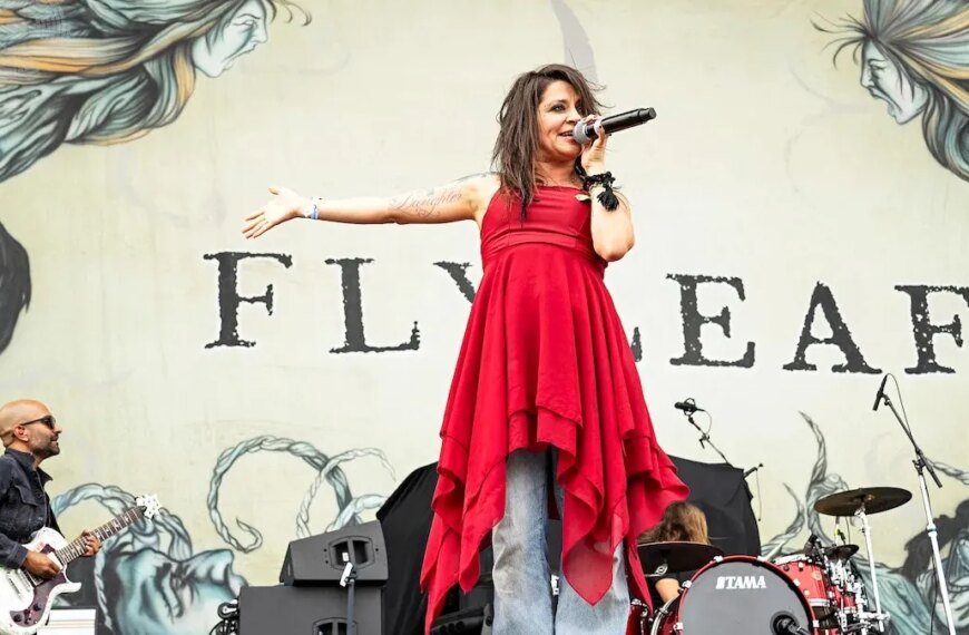 Flyleaf Celebrates 20 Years with Original Singer Lacey Sturm on Anniversary Tour