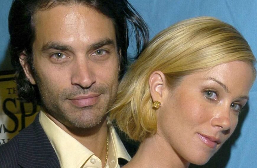 Christina Applegate Shares When She Realized Her Marriage to Johnathon Schaech Was Over
