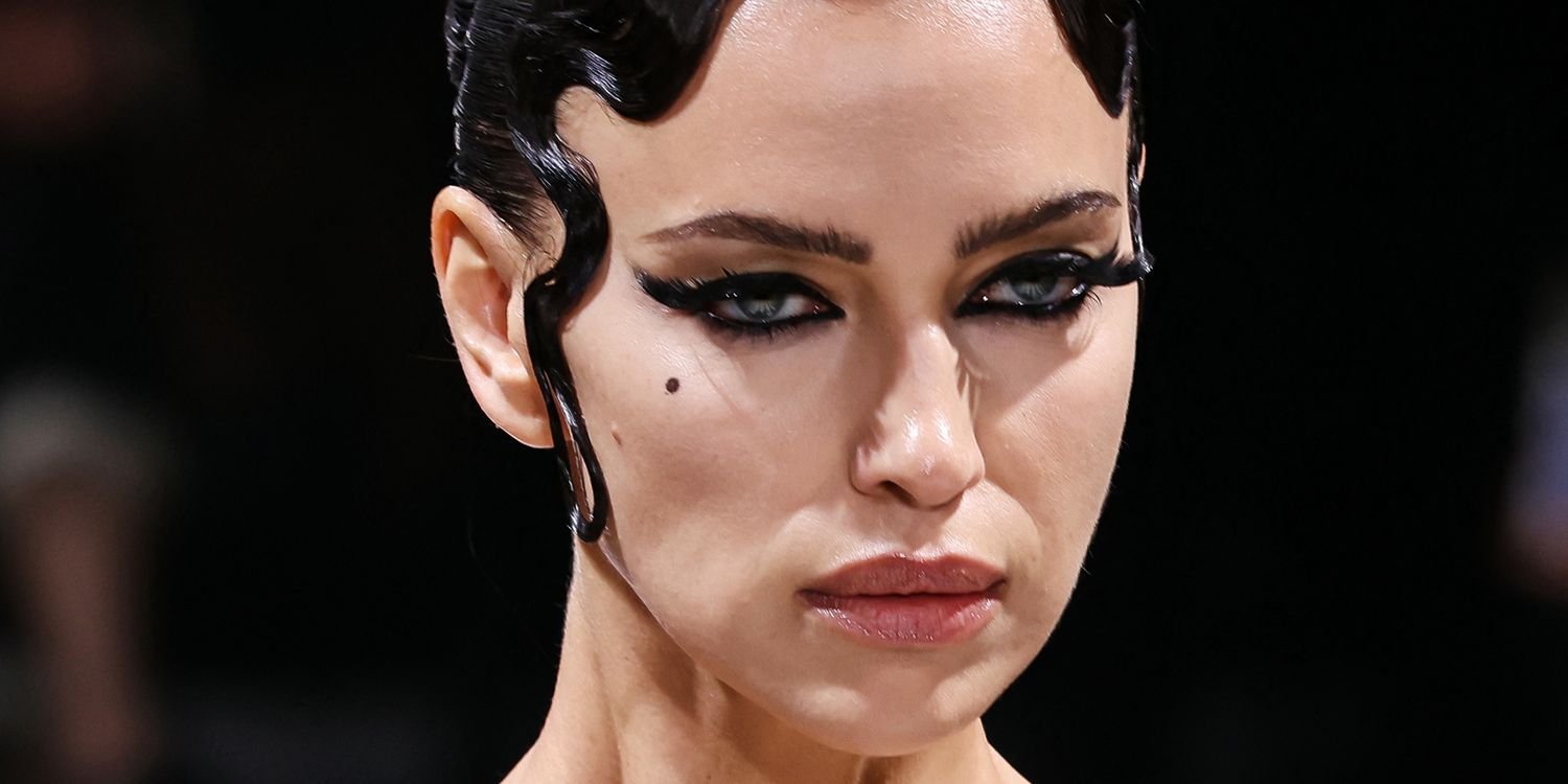 Irina Shayk’s Unique Corset Dress Made of Gloves Stuns at Paris Fashion Week