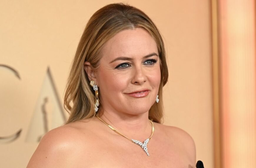 Alicia Silverstone Makes a Glamorous Return to the Oscars After Almost 30 Years in a Vintage-Inspired Gown
