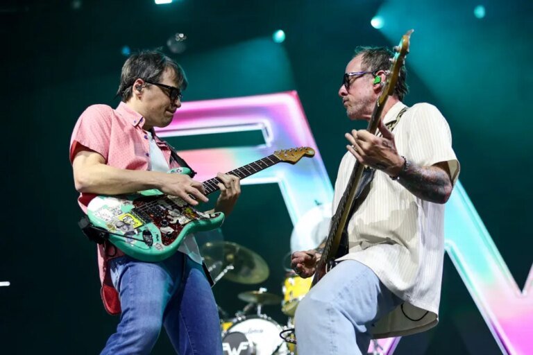 Weezer Shares Intimate Acoustic Rooftop Performance in Venice Beach After Tour Announcement
