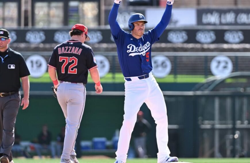 A Closer Look at the NL West First and Second Basemen in the Dodgers Dugout