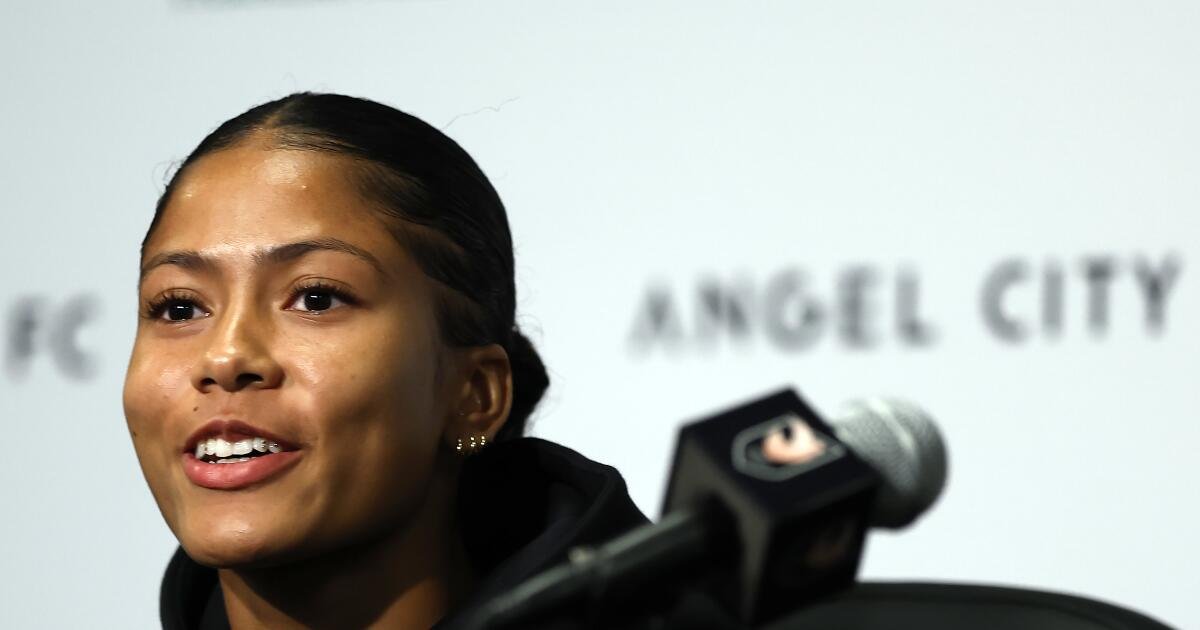 Angel City Tops Rival Bay FC to Keep Their Unbeaten Start Alive