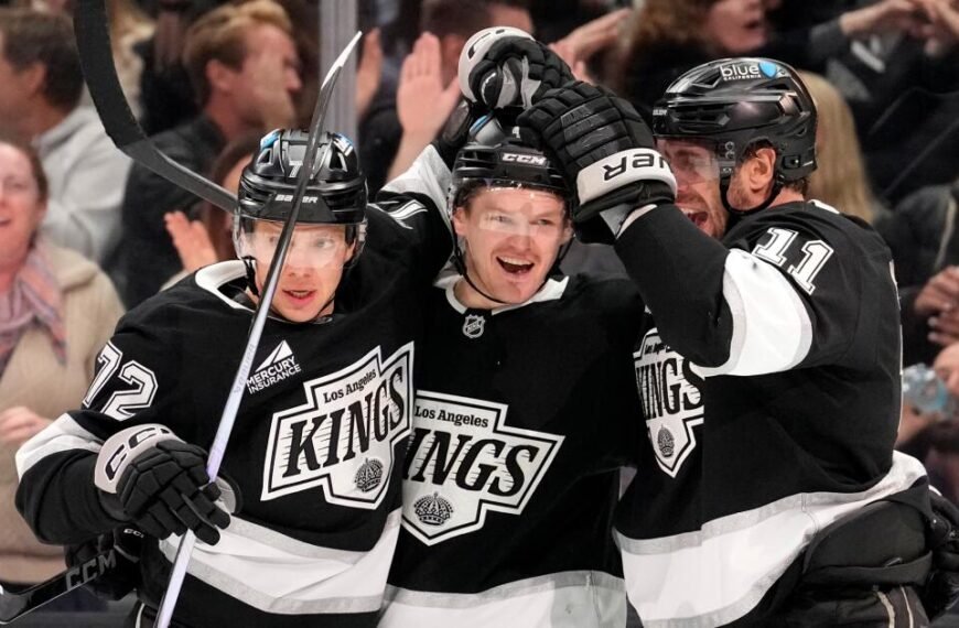 Artemi Panarin Nets His First Goal for the Kings in Win Against the Islanders