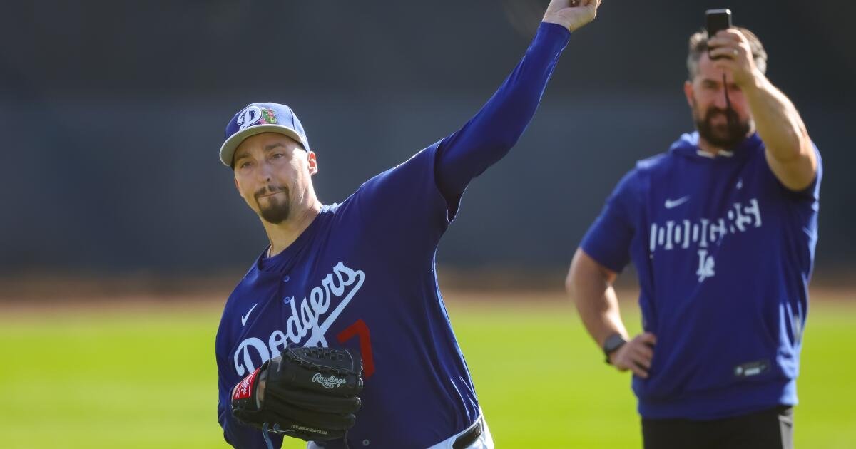 Blake Snell Kicks Off Spring Training with First Bullpen Session