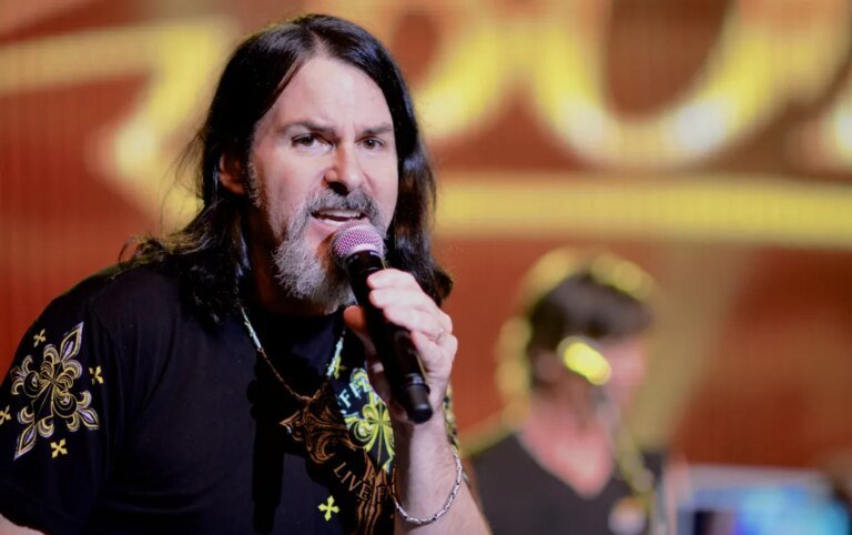 Boston Singer Tommy DeCarlo Passes Away at 60 Due to Brain Cancer