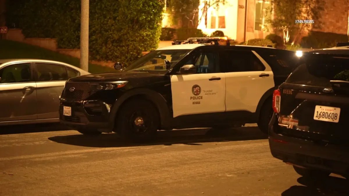 Burglars Steal $100,000 in Jewelry and Clothing from Toluca Lake Residence