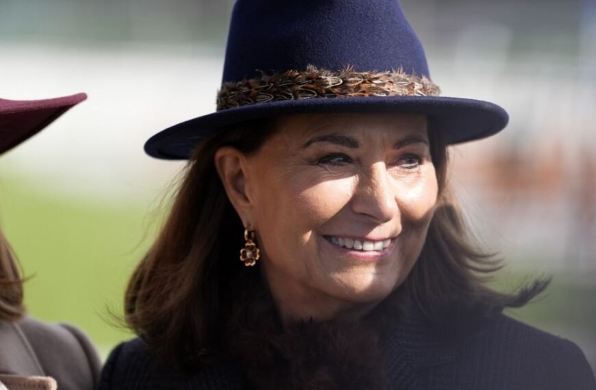 Carole Middleton Teams Up with Kate to Create a Chic Look Featuring a Classic Fedora and a Stunning Birkin Bag