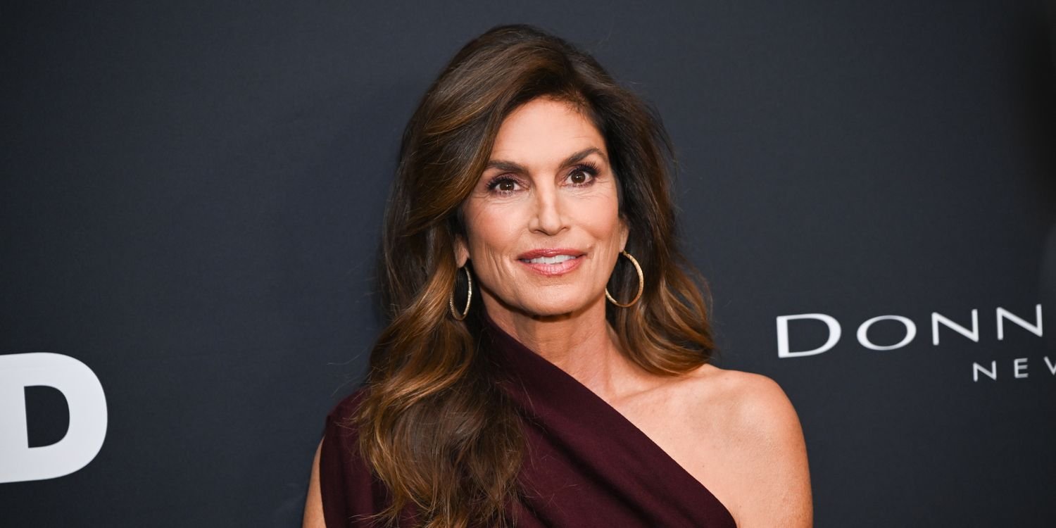 Cindy Crawford, 60, Embraces Makeup-Free Living and Shares Her Morning Wellness Tips While Enjoying a Relaxing Hot Tub Dip