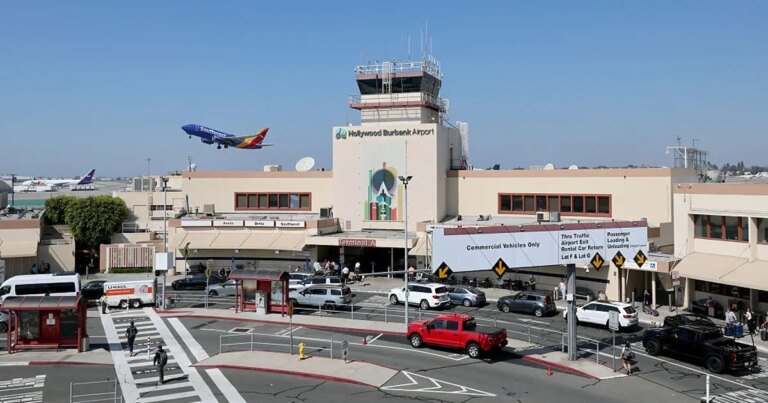 Concerns Grow as Passengers Experience Aborted Landing at Hollywood Burbank Airport