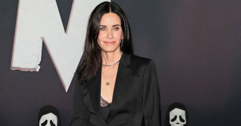 Courtney Cox's Cozy At-Home Coffee Station Features This Popular Espresso Machine (On Sale!)