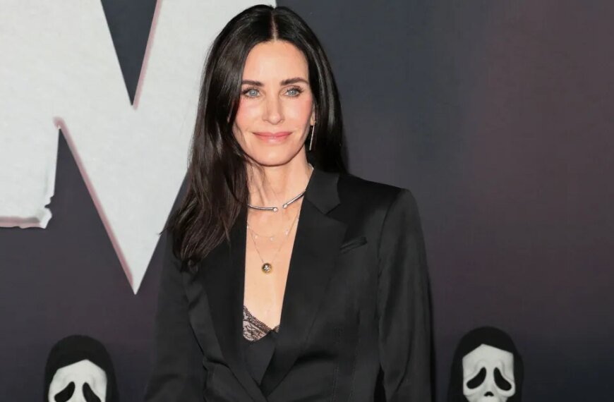 Courtney Cox's Cozy At-Home Coffee Station Features This Popular Espresso Machine (On Sale!)