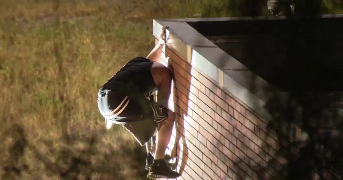 DUI Suspect Arrested After Climbing Roof of Sun Valley School Following Chase