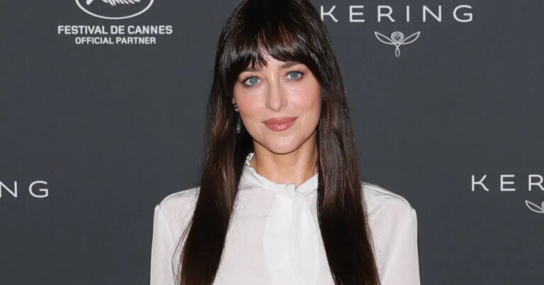 Dakota Johnson's Nike Sneakers Are Selling Fast on Amazon – Get Yours Before They're Gone!