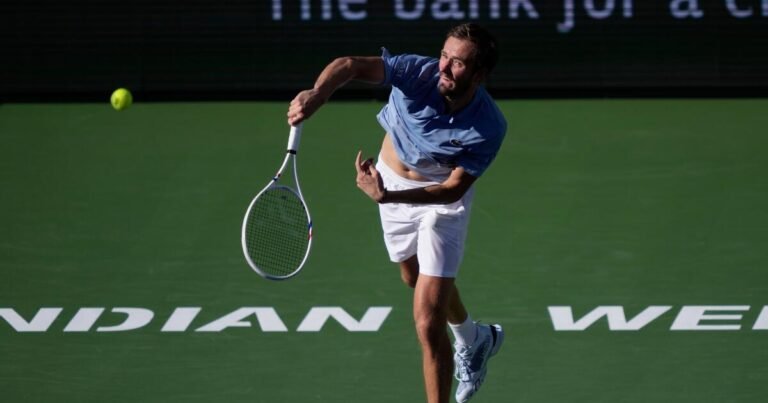 Daniil Medvedev Surprises Top Seed Carlos Alcaraz to Make It to the Indian Wells Final