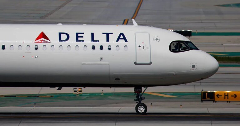 Delta Flight from LAX to Dallas Faces Emergency Due to Cabin Power Issue