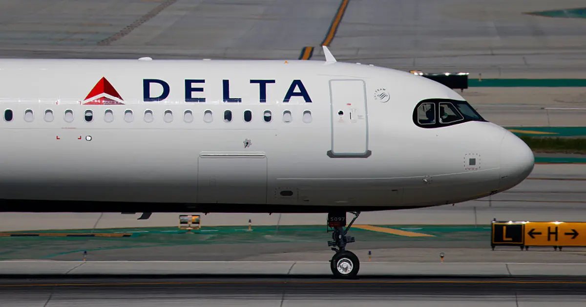 Delta Flight from LAX to Dallas Faces Emergency Due to Cabin Power Issue