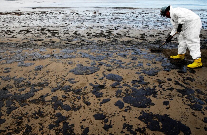 Energy Secretary Tells Oil Company to Resume Operations Off California Coast