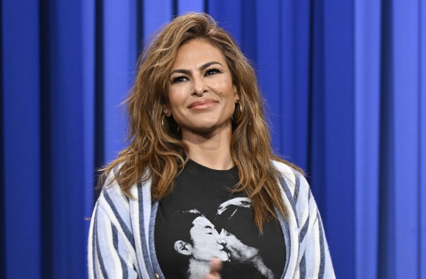 Eva Mendes Dons $15 Opaque Leggings in a Stylish Y2K Throwback at Movie Premiere Date Night
