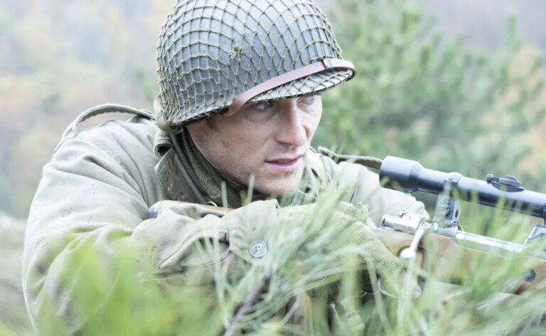 Exploring Roadside Attractions and Saban's Journey with Rod Davis Lurie's 'Lucky Strike' in North America