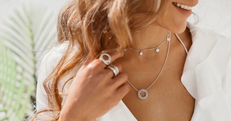 Find the Perfect Gift: This Custom Necklace for Your Loved One is Now on Sale!