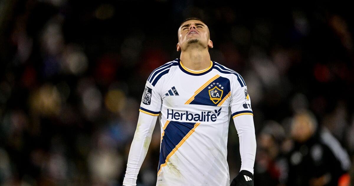 Galaxy Falls to Colorado Following Gabriel Pec's Red Card