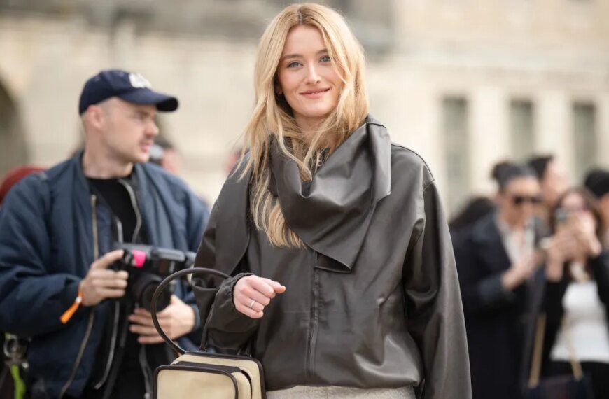 Get Sarah Pidgeon's Stylish Paris Look with a Chic Tote Bag for Just $27